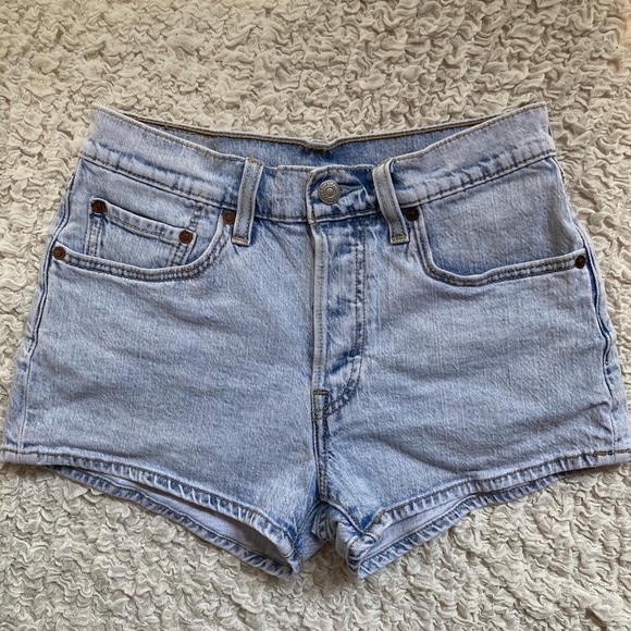 {sold} Levi’s 501 Button Fly Shorts Sz 26 - Picture 1 of 4